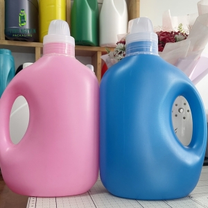 Can nước giặt blue 2 lít